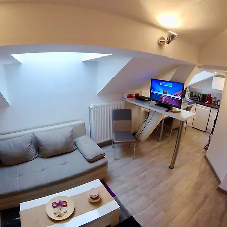La Mesange Apartment *