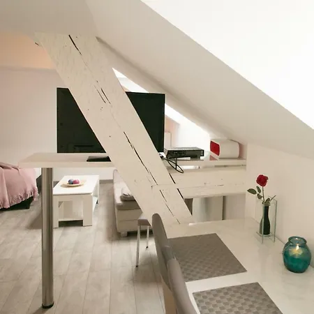 La Mesange Apartment
